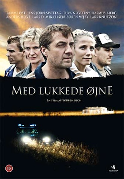 Med lukkede øjne