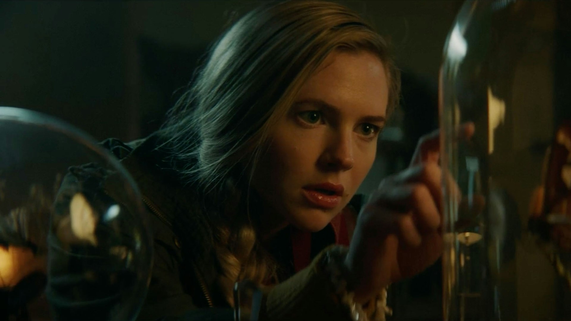 The Mortuary Collection – Lej eller køb, og stream på Blockbuster