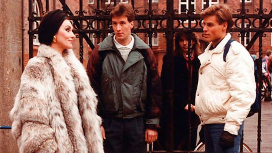 Den Kroniske Uskyld – Lej eller køb, og stream på Blockbuster