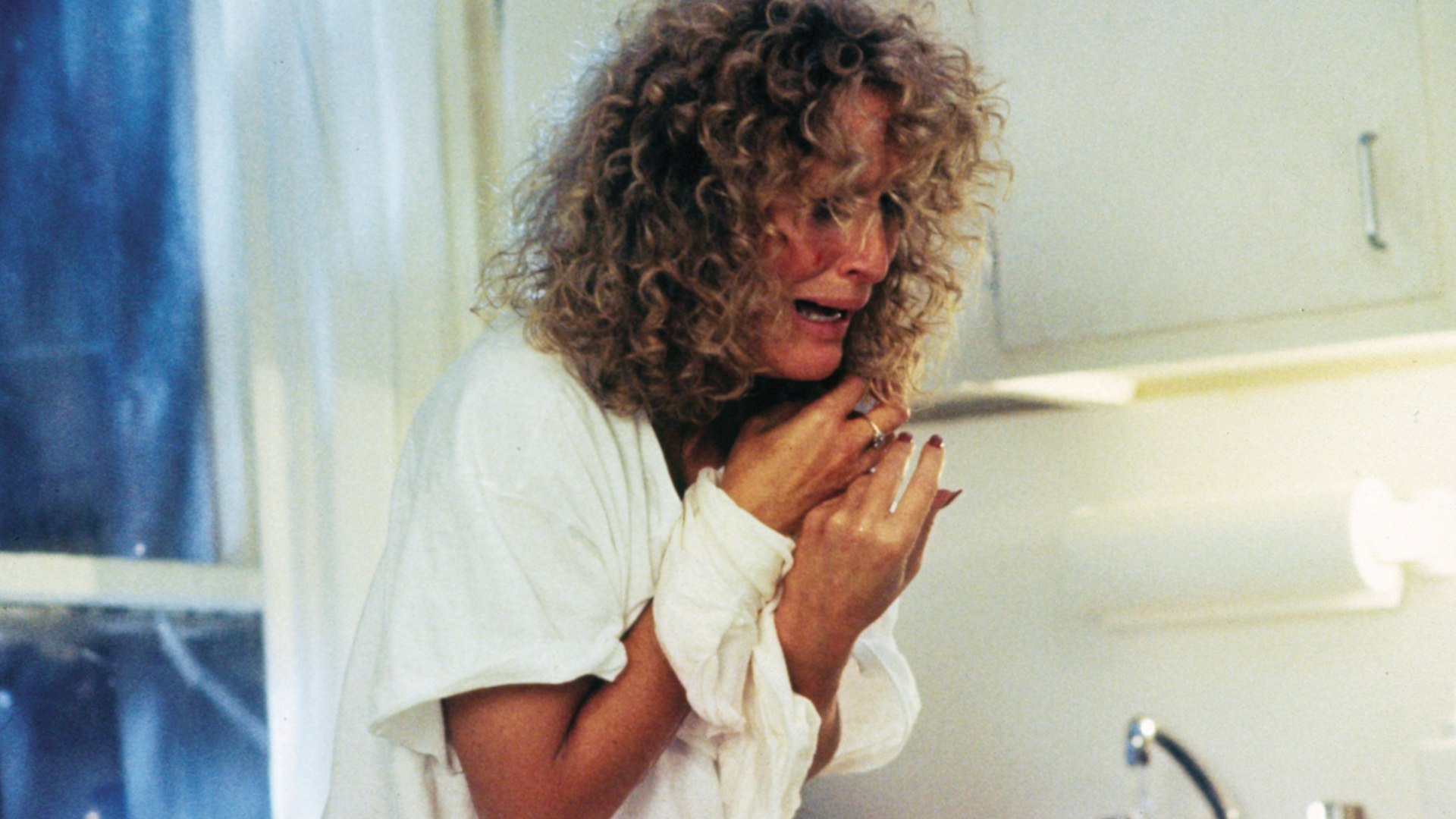 Farlig Förbindelse – Hyr eller köp och streama hos SF Anytime