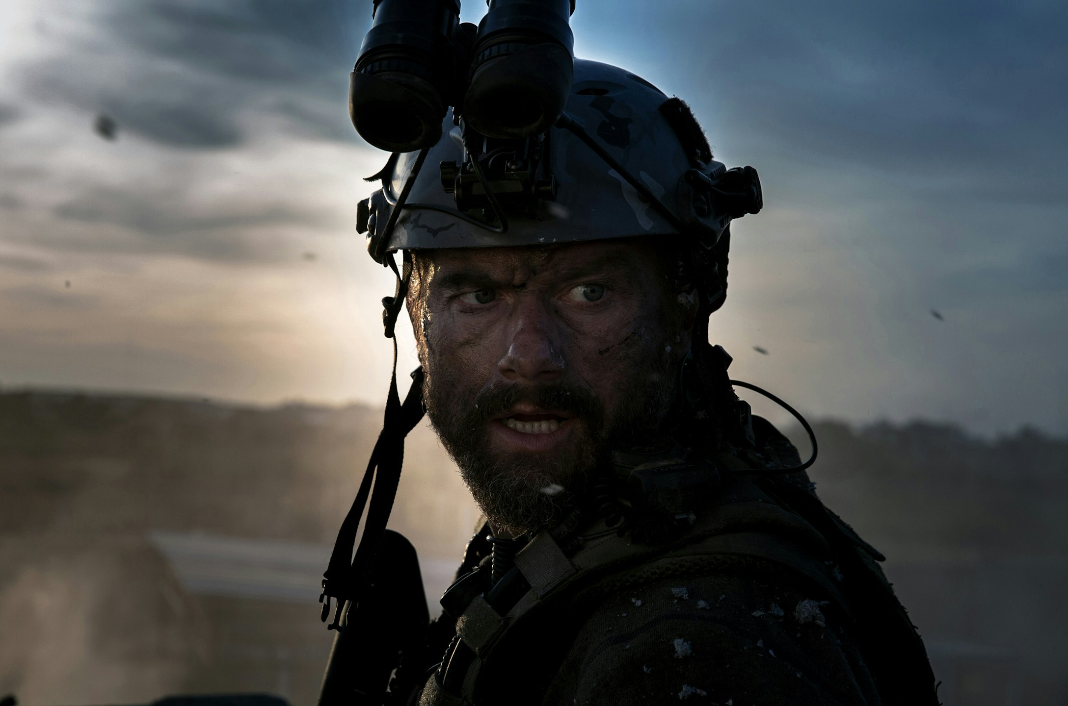 13hrs 13 Hours: The Secret Soldiers of Benghazi – Lej eller køb, og stream på ...