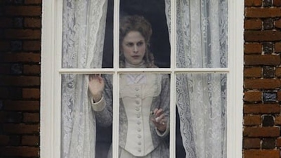 Crimson Petal and the White S01E01