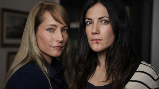 Crossing Lines S01E04