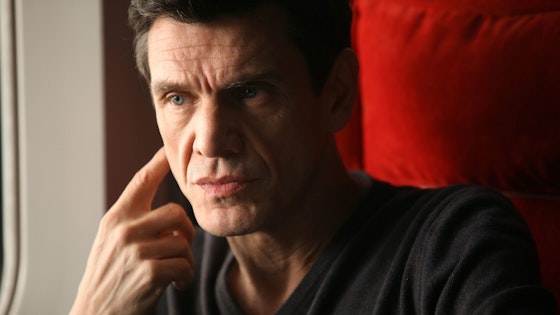 Crossing Lines S01E09