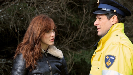 Crossing Lines S01E10