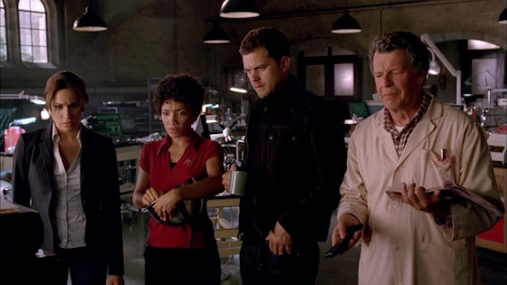 Fringe S02E01