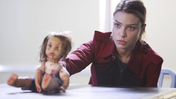 Lucifer S02E02