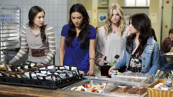 Pretty Little Liars S02E02