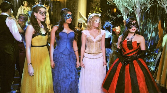 Pretty Little Liars S02E25