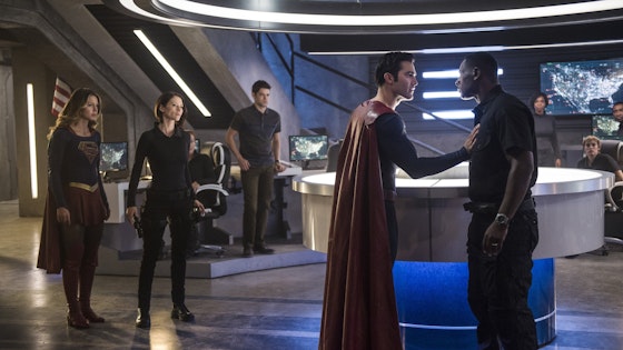 Supergirl S02E02