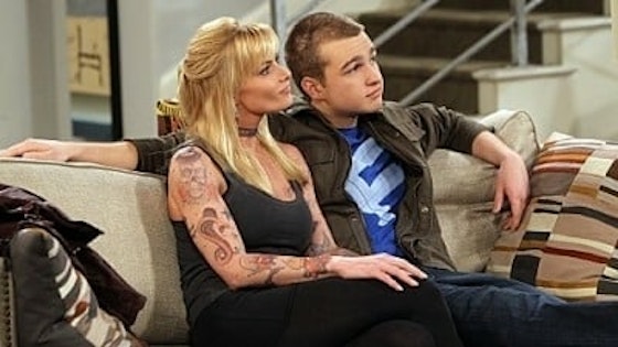 Two and a half men S10E15