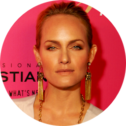 Amber Valletta