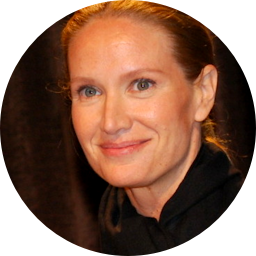 Kelly Lynch