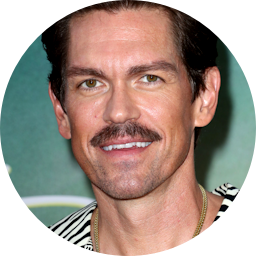 Steve Howey